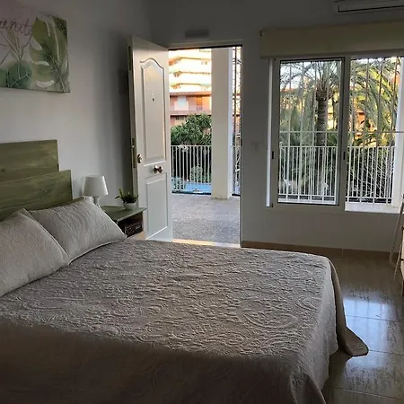 Konukevi El Paraiso Playa 3*